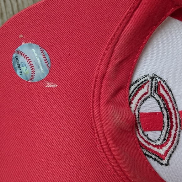 Cincinnati Reds hats - Picture 2 of 3